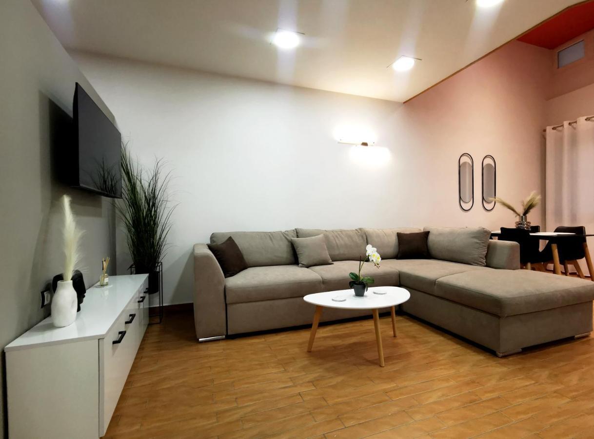 Pg Luxury Apartment Kavala Bagian luar foto